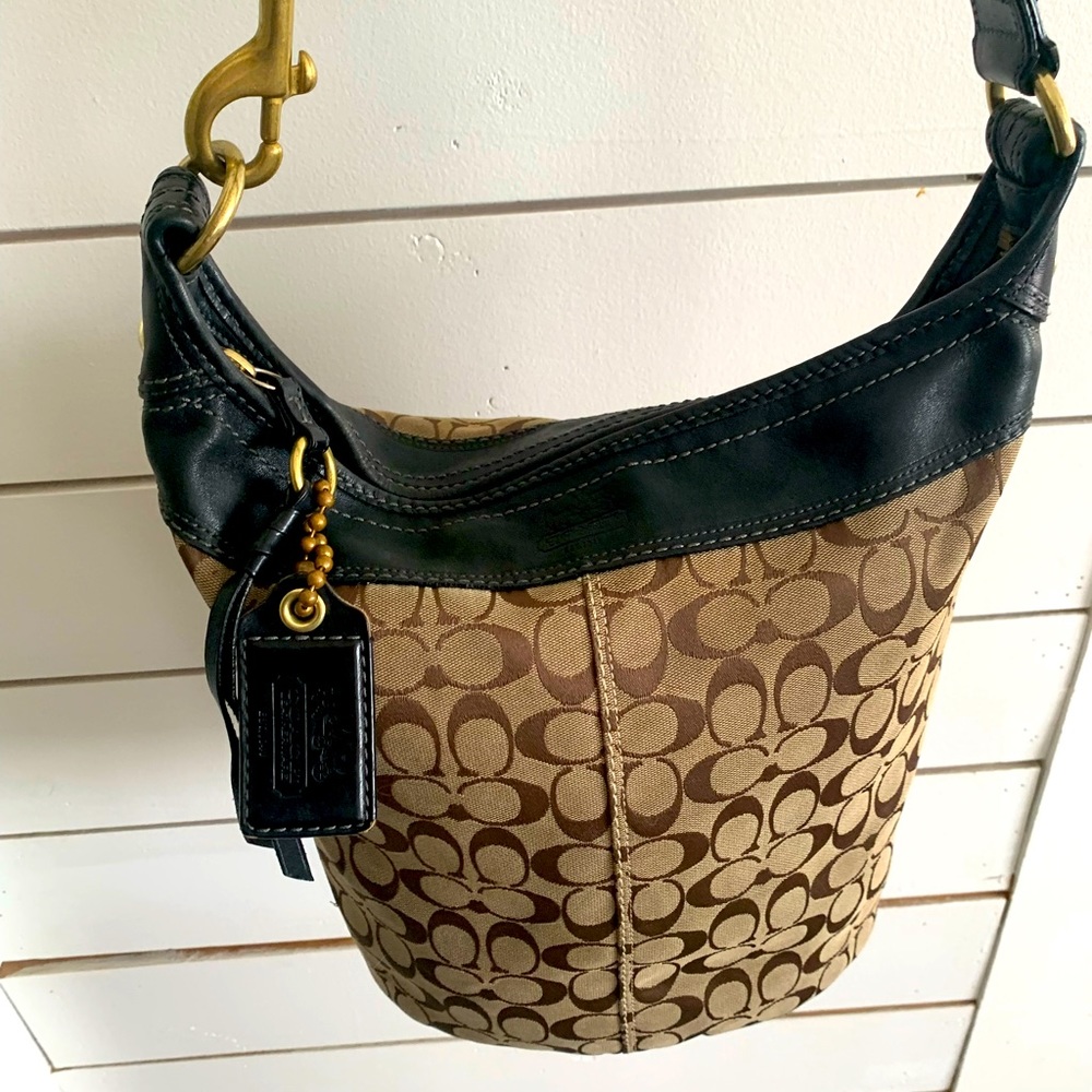 Coach shoulder bag purse | stunning woman’s coach bag | brown and black bag |